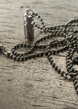 Load image into Gallery viewer, Necklace Bidon