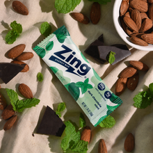Load image into Gallery viewer, dark chocolate mint energy bars