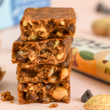 Load image into Gallery viewer, peanut butter chocolate chip energy bars