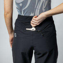 Load image into Gallery viewer, SIERRA WOMEN'S GRAVEL SHORT
