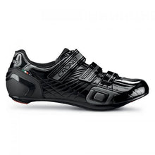 Load image into Gallery viewer, CRONO CR4 Road Cycling Shoes - Black
